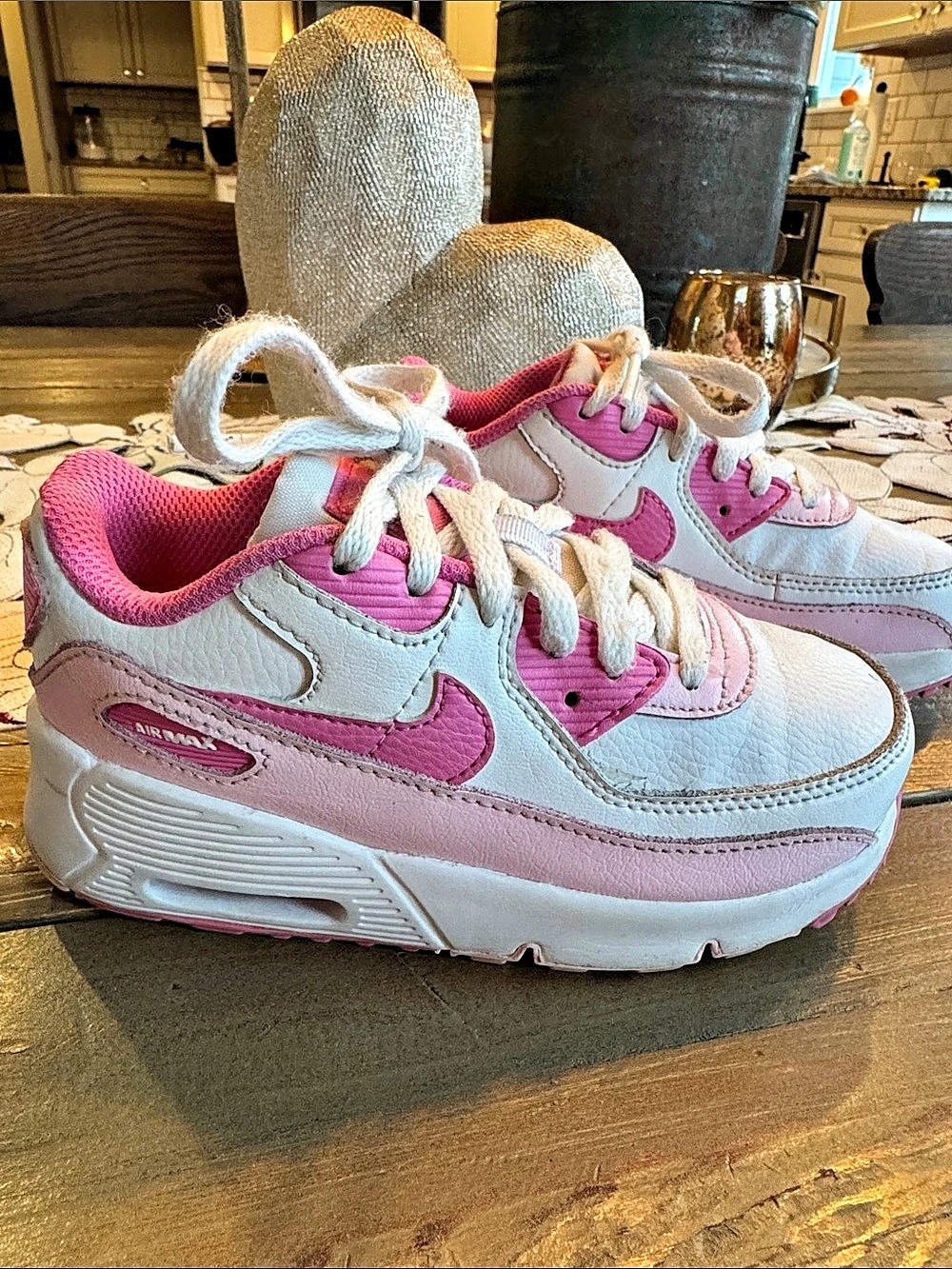 Nike Air Max 90 Pink & White Sneakers